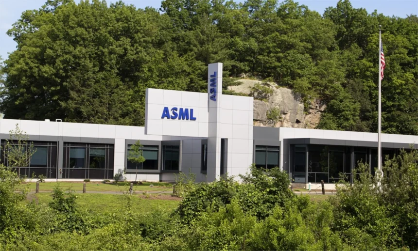 荷兰芯片制造商 ASML 面临挑战，实现长期增长