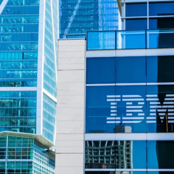 IBM 第四季度收益超出预期，软件收入激增