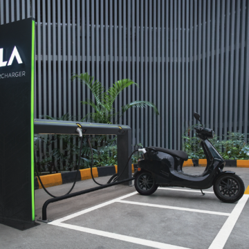 Ola Electric 股价下跌 4%，第三季度亏损扩大