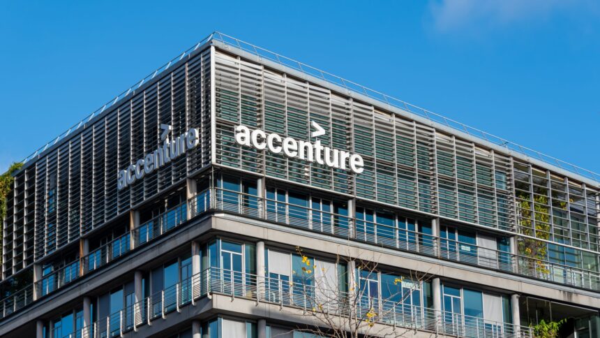 Accenture 因强劲的 AI 和云需求而上调收入预期